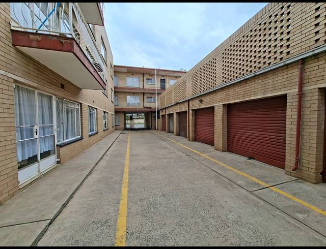 1 BEDROOM FLAT FOR SALE IN VEREENIGING CENTRAL